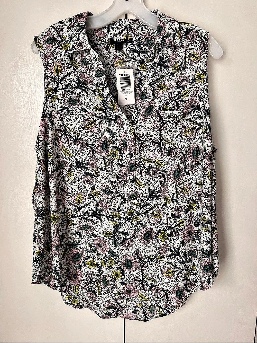 Torrid Harper Georgette Pullover Sleeveless Blouse Floral Blouse Plus 0 (L/12)
